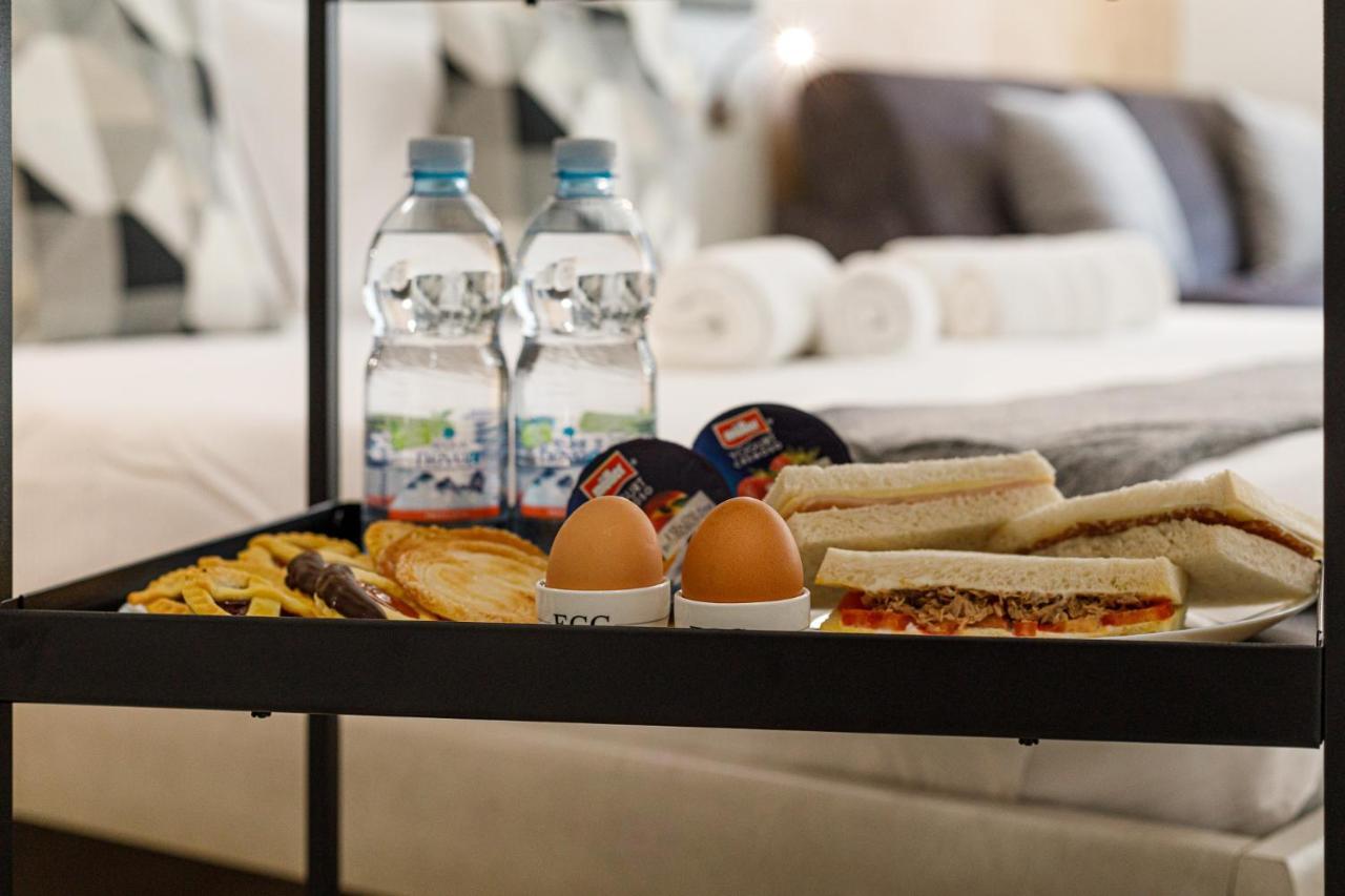 Erreggi Luxury Rooms Roma Ngoại thất bức ảnh